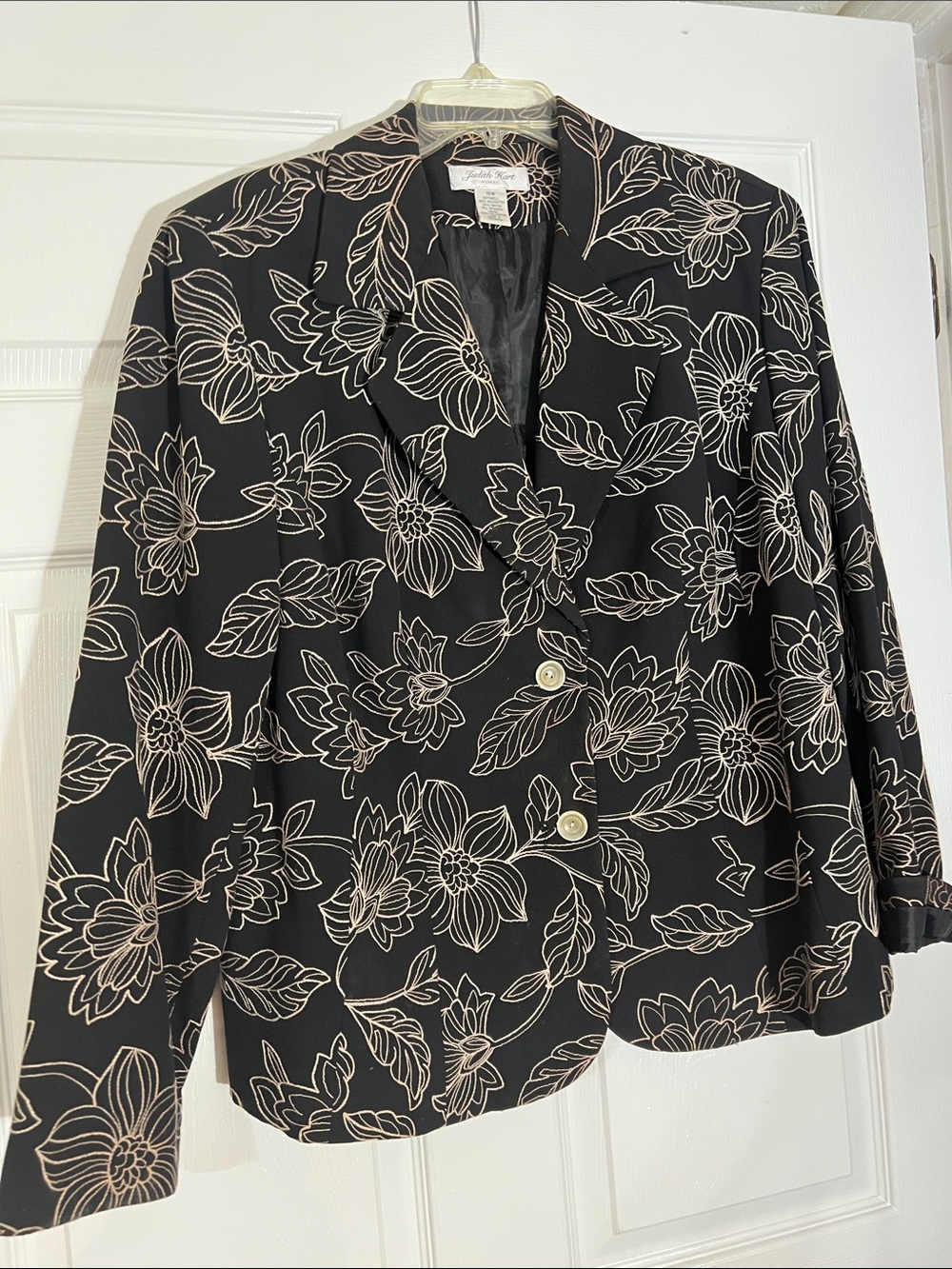 Black Floral-Outline Women's Blazer Jacket